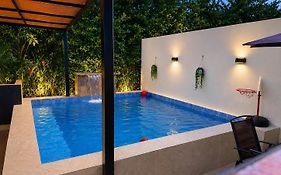 Club Villa Palmara - Piscina privada para compartir con tu familia